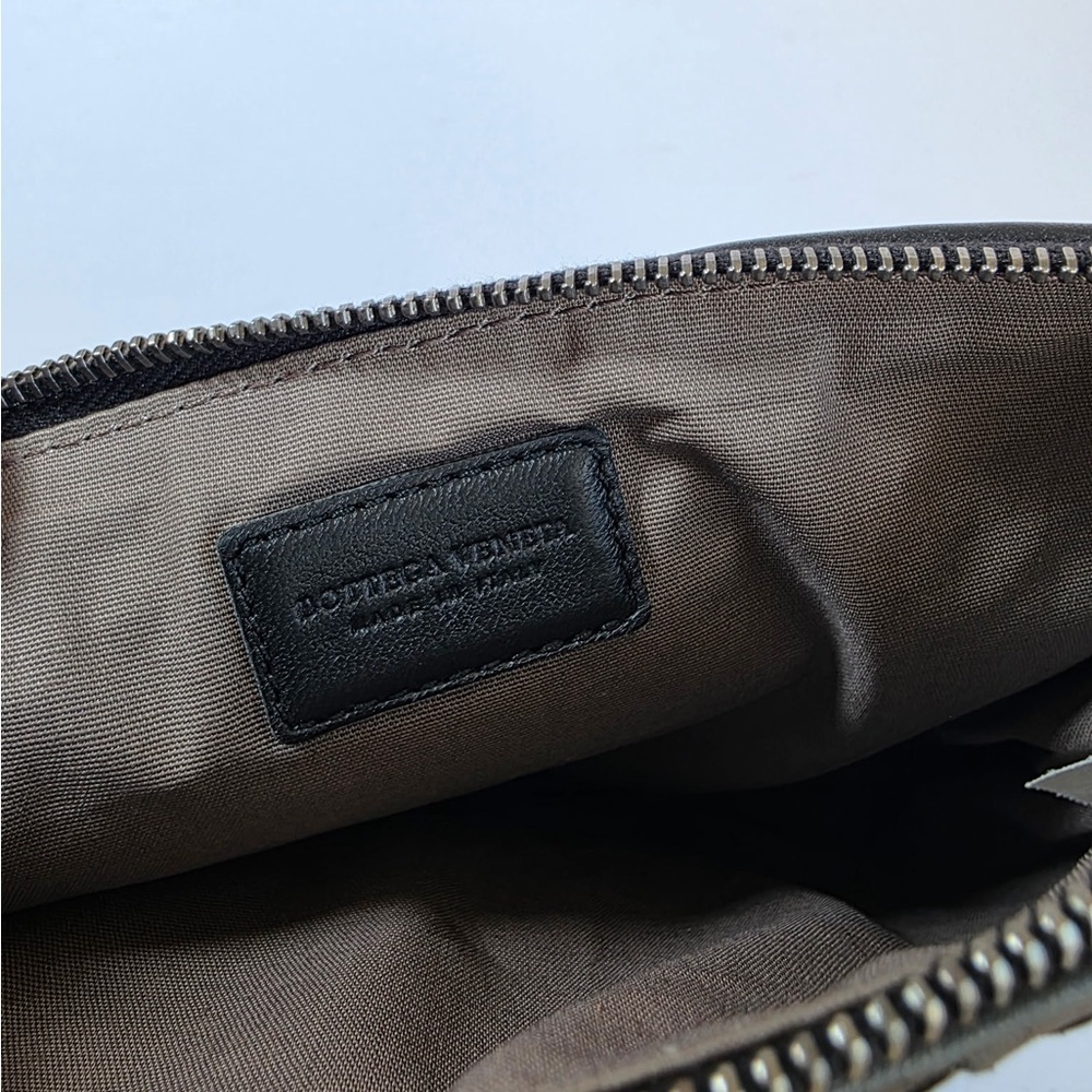 Bottega Veneta Woven Unisex pouch - Picture 2 of 7